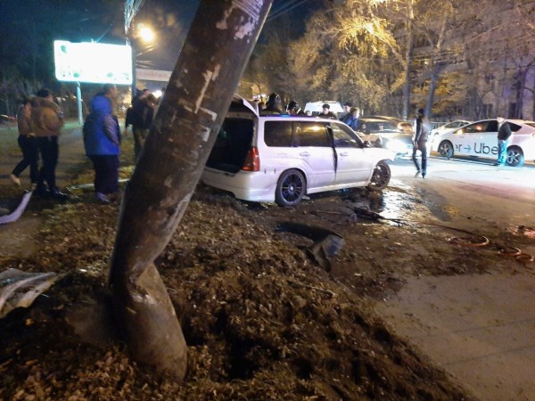 Разбудили весь район: жуткое ДТП с двумя пострадавшими случилось ночью в Хабаровске Разбудили весь район: жуткое ДТП с двумя пострадавшими случилось ночью в Хабаровске