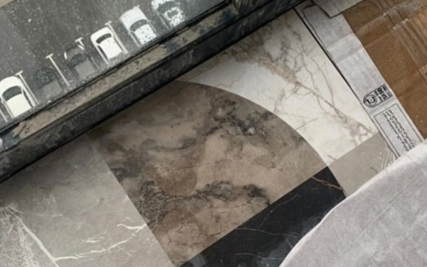 Богатые тоже плачут: элитные квартиры затопило после дождя в жилом комплексе Хабаровска