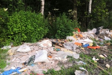 Итоги дня: снесут 10 зданий, пугают бандой, перевернулась лодка и помощник Путина