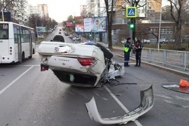 Итоги дня: жесткое ДТП, циклон, кредит на покойника, победа  ХК "Амур"