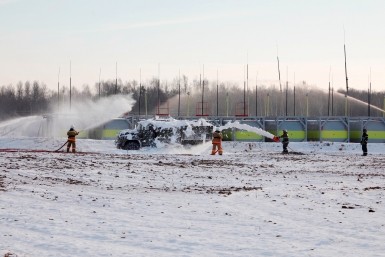 Итоги дня: машина в яме, звезда TikTok, новый рекорд, циклон и пункты вакцинации