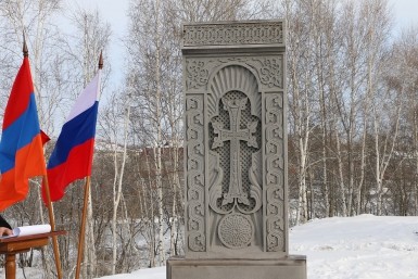 Итоги дня: без QR-кода теперь нельзя, краб на 30 млн, мусорные кучи, протечки устранены