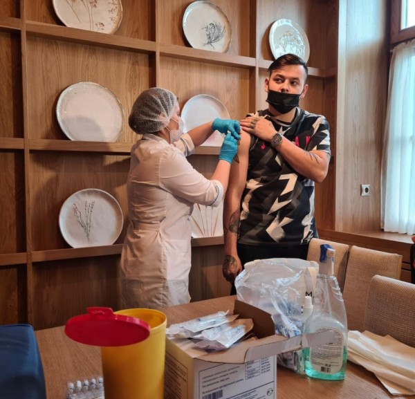 Довести до 100% показатель вакцинации планирует Ассоциация рестораторов Хабаровского края