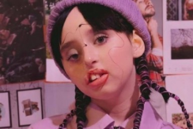 Итоги дня: машина в яме, звезда TikTok, новый рекорд, циклон и пункты вакцинации