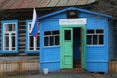 Итоги дня: машина в яме, звезда TikTok, новый рекорд, циклон и пункты вакцинации