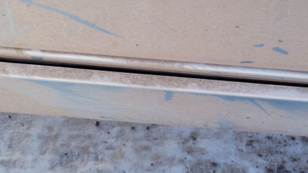 Предновогоднее свинство: скверный "подарок" ждал на парковке хабаровскую автолюбительницу