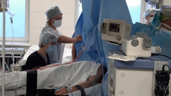 Хабаровские врачи впервые в ДФО удалили опухоль мозга пациентке в сознании