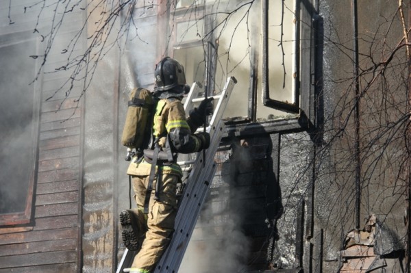 Два частных дома потушили огнеборцы в Хабаровске, а в Комсомольске спасли 20 кур