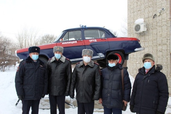 Как в кино: милицейский ретромобиль реконструировали в Комсомольске-на-Амуре Как в кино: милицейский ретромобиль реконструировали в Комсомольске-на-Амуре