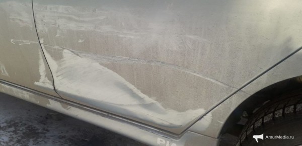Предновогоднее свинство: скверный "подарок" ждал на парковке хабаровскую автолюбительницу