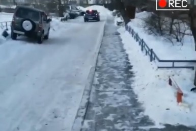 Итоги дня: вернули должок, шестая победа, выгодные авто, благодарность дворнику и 112