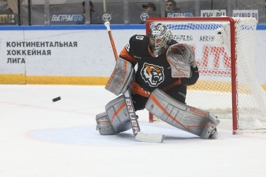 Итоги дня: полосатая потеря, победа "Амура", автоподставы, дачные будни и хватит есть