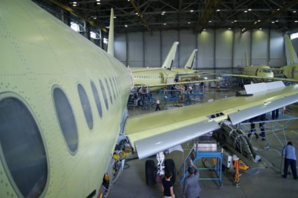 Количество SSJ 100 в России до конца года планируют увеличить до 190 самолетов