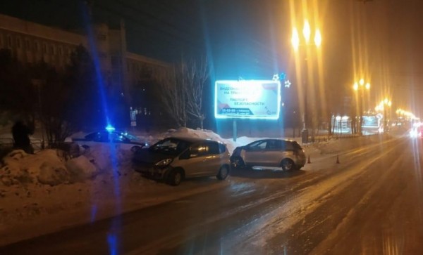 Не справился с управлением: трое пострадали в лобовом столкновении в Хабаровске