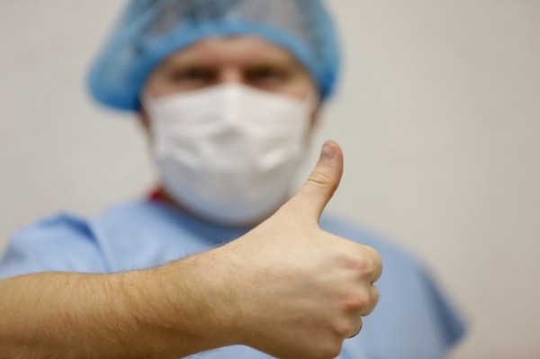 Мишустин подписал распоряжение о "новогодних выплатах" для медработников