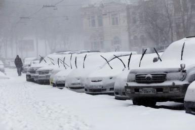 Итоги дня: "поцелуй" иномарок, удар стихии, авиаинцидент и пожар в бараке Итоги дня: "поцелуй" иномарок, удар стихии, авиаинцидент и пожар в бараке