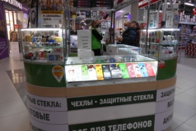 Итоги дня: липовые аксессуары, опасные горки, смягчение ограничений и опять эвакуация