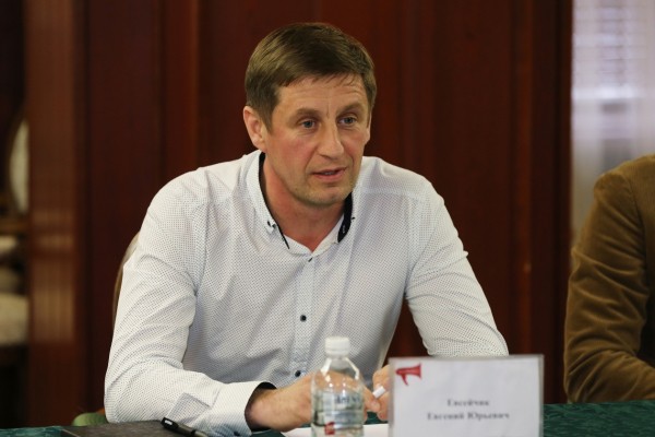 Рестораны без лосося с авокадо и автопарки-доноры - откровения бизнеса на ДВ о санкциях