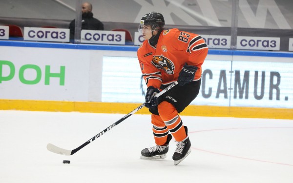 Максим Буров: &laquo;В МХЛ нужно шевелиться и быстро принимать решения&raquo;