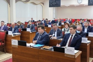 Итоги дня: сахарные перебои, колесо влетело в пешехода и заместитель мэра уходит с поста