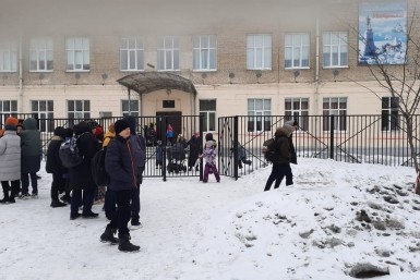 Итоги дня: снежный циклон, эвакуация хабаровских школ и мэрии, "Звезды в Африке"