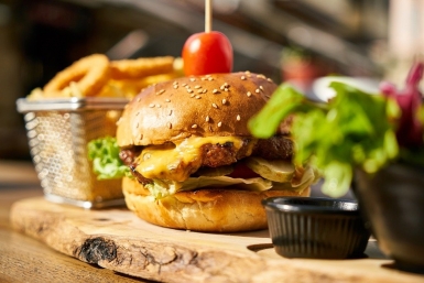 Итоги дня: уход McDonald's, меры поддержки граждан и малотоннажное производство СПГ