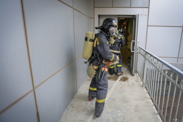 Ребёнок и пятеро взрослых спасены во время пожара в Хабаровске