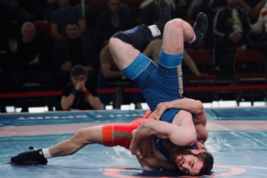 Итоги дня: график работы больниц, фонтаны и гуманитарная помощь гражданам ДНР и ЛНР