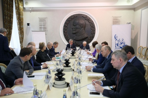 Олигархат или многоукладная экономика? Рыбная отрасль перед историческим выбором