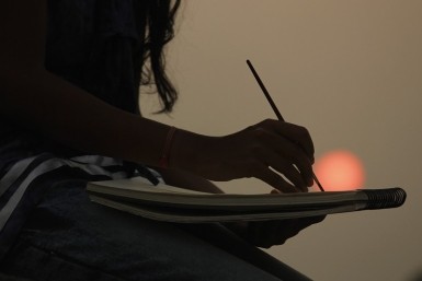 Итоги дня: напали собаки, школьник в больнице, открыли студию и пожарные-футболисты