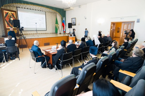 Представители епархий и Союза писателей России встретились за круглым столом в Хабаровске