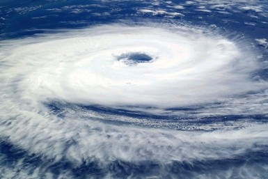 Итоги дня: школьный скандал, мопедистка под колесами и ухудшение погоды