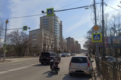 Итоги дня: школьный скандал, мопедистка под колесами и ухудшение погоды