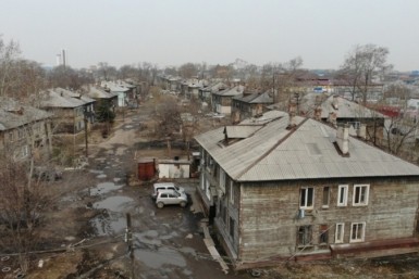 Итоги дня: horror story о бараках, поезд беженцев, блэкаут в Авиагородке и топ кровососов