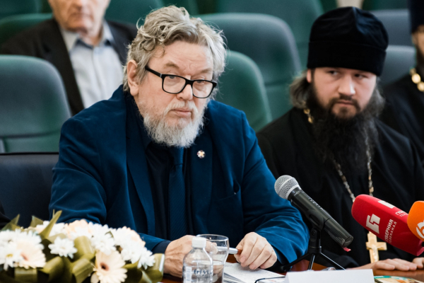 Представители епархий и Союза писателей России встретились за круглым столом в Хабаровске