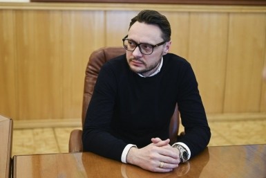 Итоги дня: туризм &mdash; привилегия богатых, самосвал снес внедорожник и возгорание в кафе