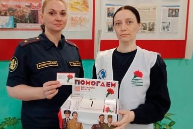 Итоги дня: горожане бегут, поздравления мэра, помощь фермерам и акция "Красная гвоздика"