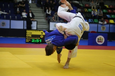 Итоги дня: Алина Загитова в Хабаровске, избили владелицу приюта, сколько стоит счастье Итоги дня: Алина Загитова в Хабаровске, избили владелицу приюта, сколько стоит счастье