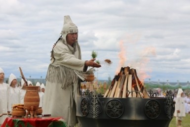 Итоги дня: все на субботник, самая дорогая и дешевая, а у нас Ысыах, что хотят в Фуюане