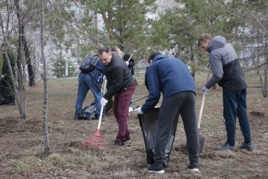 Итоги дня: все на субботник, самая дорогая и дешевая, а у нас Ысыах, что хотят в Фуюане