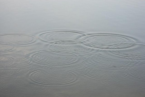 Пропавших на воде подростка и мужчину ищут в Хабаровском крае