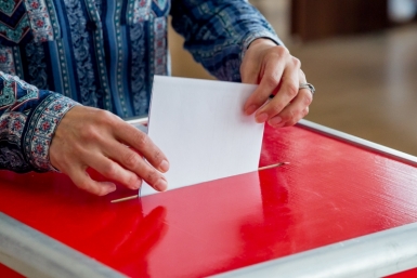 Итоги дня: хищение лавочек, сбил ребенка на самокате и отчим убил девочку