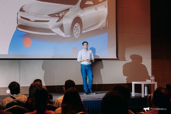 Правый руль выигрывает: будущее авторынка обсудили на конференции Авито