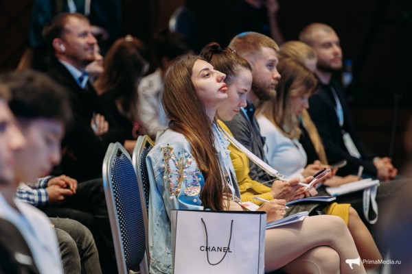 Правый руль выигрывает: будущее авторынка обсудили на конференции Авито