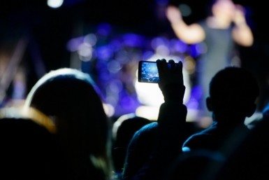 Итоги дня: спасение цапли, поселковые юбилеи, мэр на выпускном балу и "Лучи Победы"