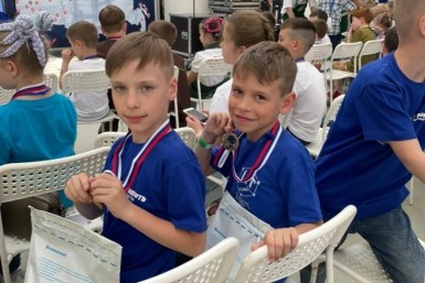 Итоги дня: автограф Гагарина, аллея выпускников, смерть от удара током, кластеру быть!