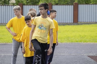 Итоги дня: крупный пожар, вандалы в парке, "заминировали" суд и нападение на полицейского