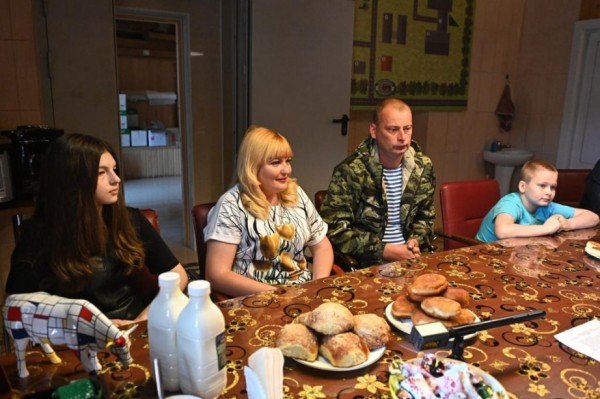 "Добро пожаловать на Родину!" - Михаил Дегтярев встретился с переселенцами из Краматорска