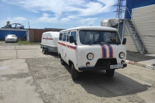 Группа водолазов МЧС России направилась в Солнечный район на поиски пропавшего на водоеме