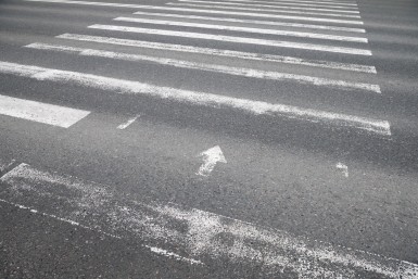 Итоги дня: ДТП на зебре,  трагедии на воде, из казино под суд и тайфун в Приморье